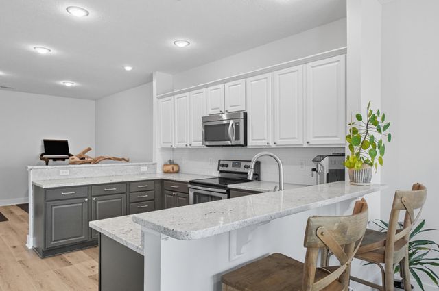 5049 Dinard Way, Columbus, OH 43221