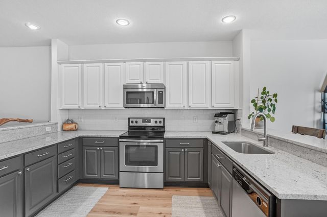 5049 Dinard Way, Columbus, OH 43221