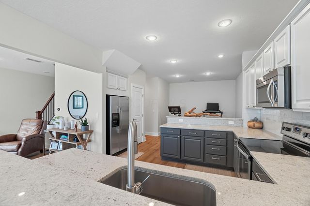 5049 Dinard Way, Columbus, OH 43221