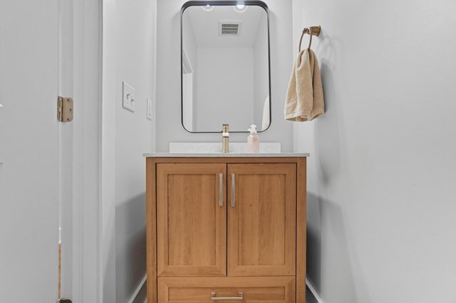 5049 Dinard Way, Columbus, OH 43221