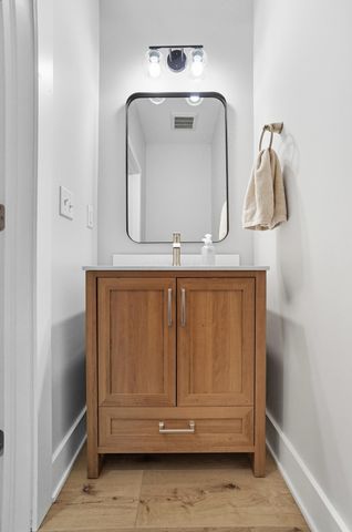 5049 Dinard Way, Columbus, OH 43221