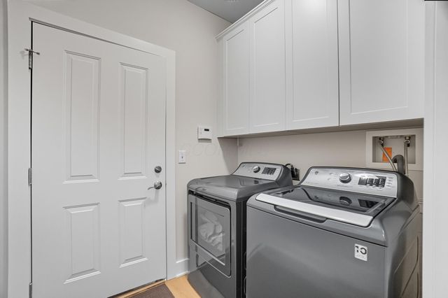 5049 Dinard Way, Columbus, OH 43221