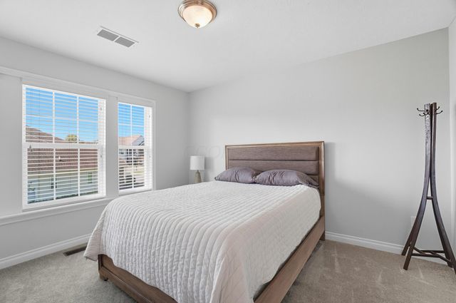 5049 Dinard Way, Columbus, OH 43221