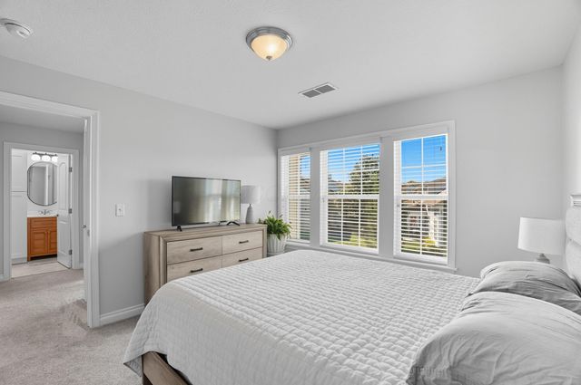 5049 Dinard Way, Columbus, OH 43221