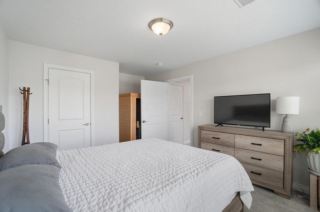 5049 Dinard Way, Columbus, OH 43221