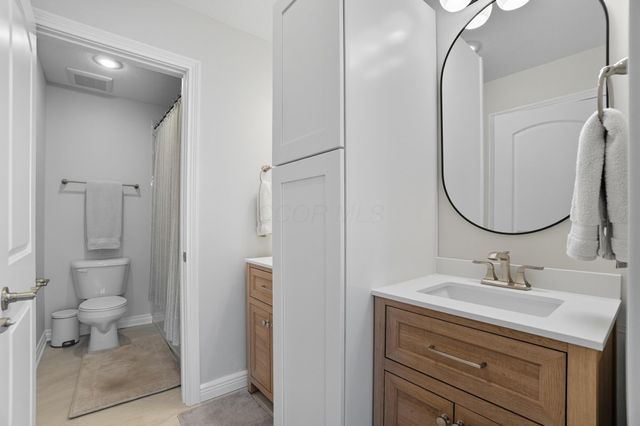 5049 Dinard Way, Columbus, OH 43221