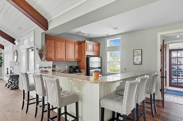 5049 Dinard Way, Columbus, OH 43221