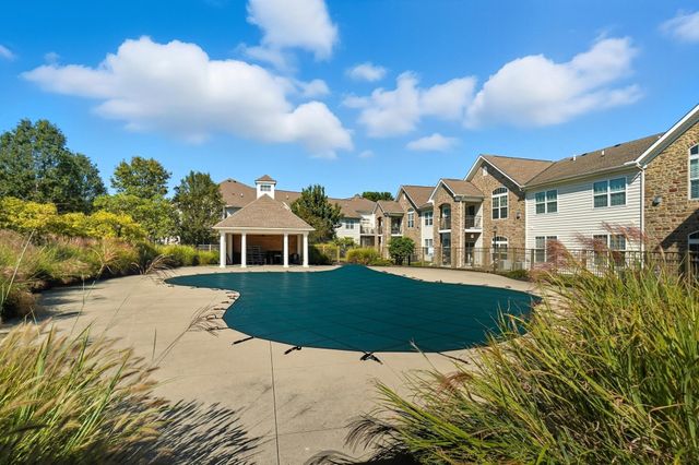 5049 Dinard Way, Columbus, OH 43221