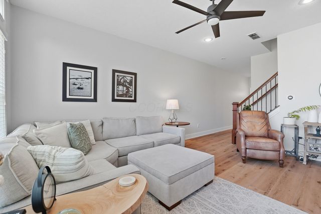 5049 Dinard Way, Columbus, OH 43221