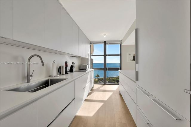1121 Crandon Blvd F1102, Key Biscayne, FL 33149