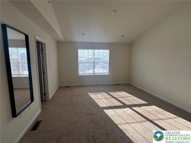 1456 Caspian Street, South Whitehall Twp, PA 18104