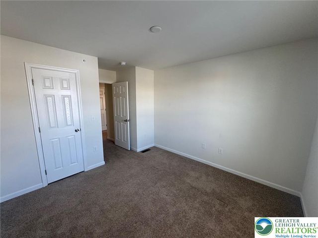 1456 Caspian Street, South Whitehall Twp, PA 18104