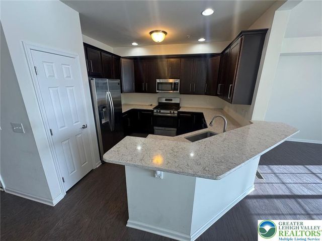 1456 Caspian Street, South Whitehall Twp, PA 18104