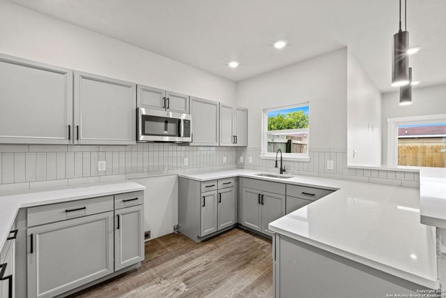 118 Packard St, San Antonio, TX 78211