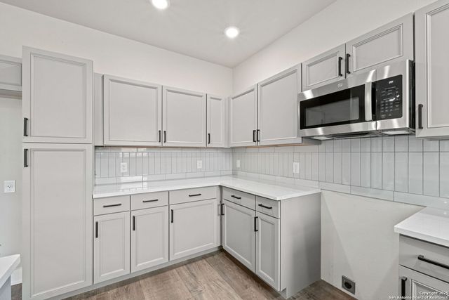 118 Packard St, San Antonio, TX 78211