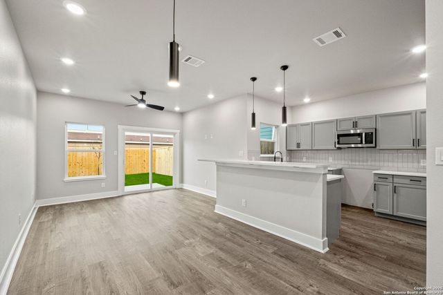 118 Packard St, San Antonio, TX 78211