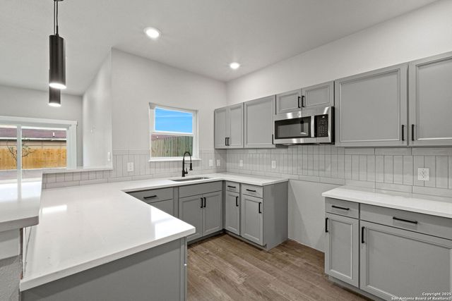 118 Packard St, San Antonio, TX 78211