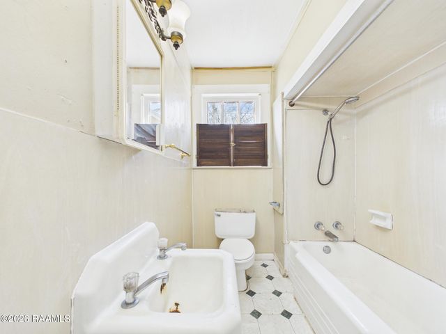 324 General Mouton Avenue, Lafayette, LA 70501