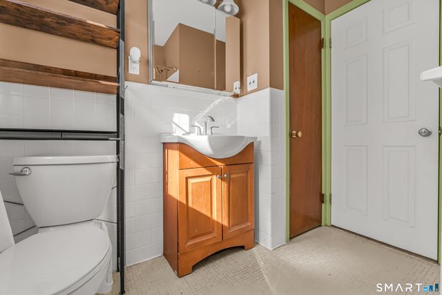 86 Roosevelt Avenue, West Haven, CT 06516