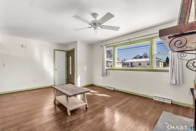 86 Roosevelt Avenue, West Haven, CT 06516