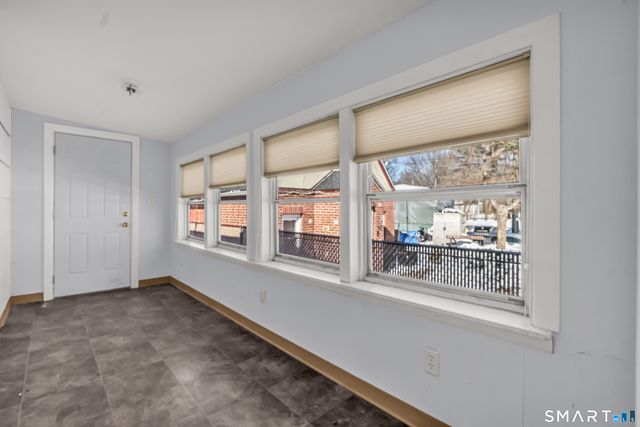 86 Roosevelt Avenue, West Haven, CT 06516