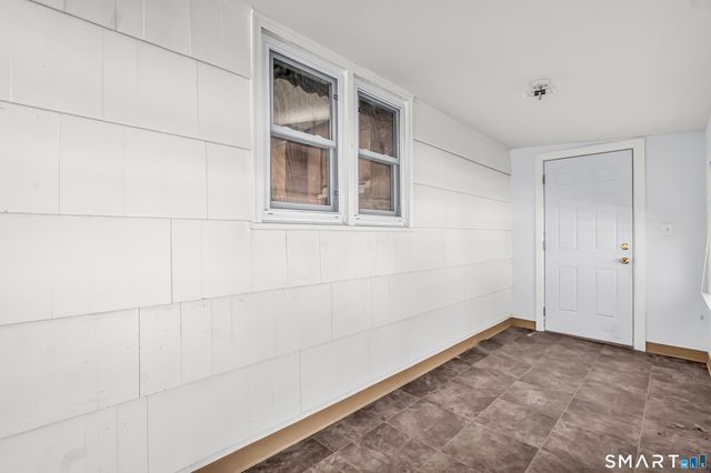 86 Roosevelt Avenue, West Haven, CT 06516