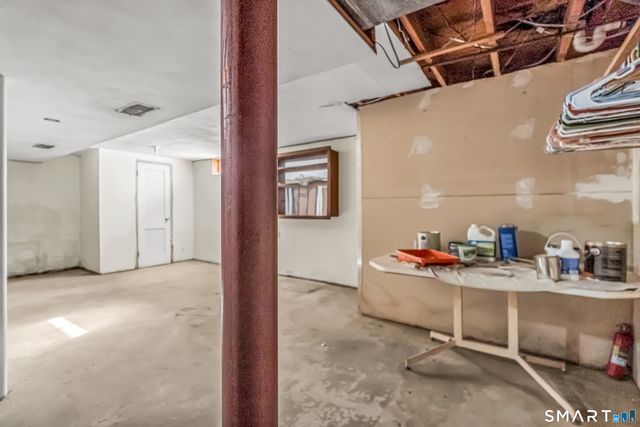 86 Roosevelt Avenue, West Haven, CT 06516