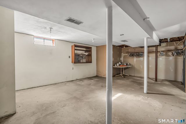 86 Roosevelt Avenue, West Haven, CT 06516