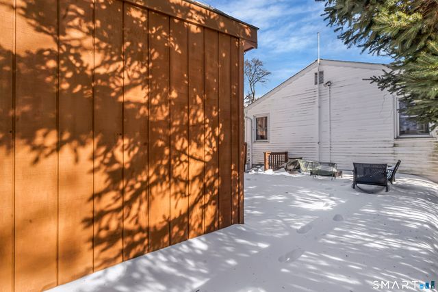 86 Roosevelt Avenue, West Haven, CT 06516