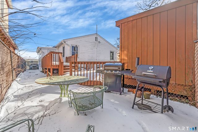 86 Roosevelt Avenue, West Haven, CT 06516