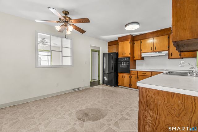 86 Roosevelt Avenue, West Haven, CT 06516