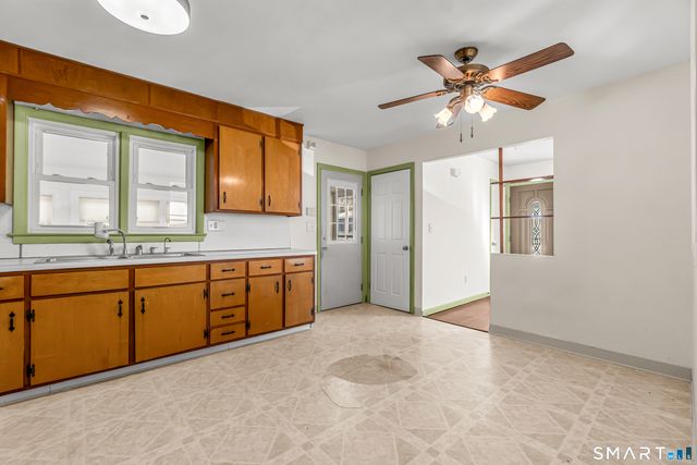 86 Roosevelt Avenue, West Haven, CT 06516