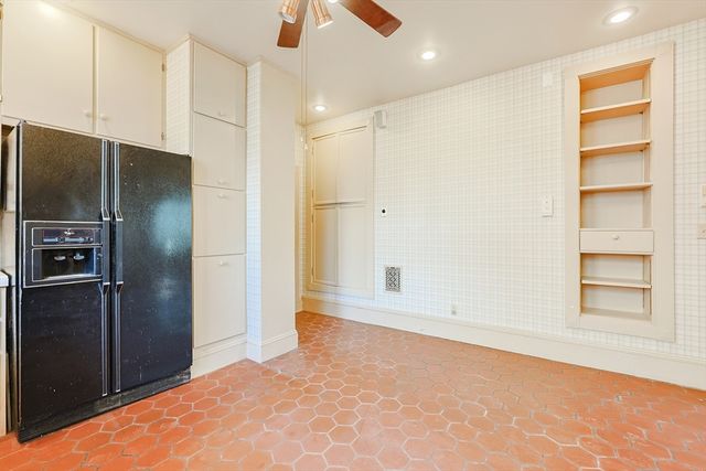 258 Walnut St, New Bedford, MA 02740