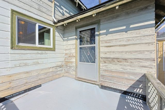 258 Walnut St, New Bedford, MA 02740