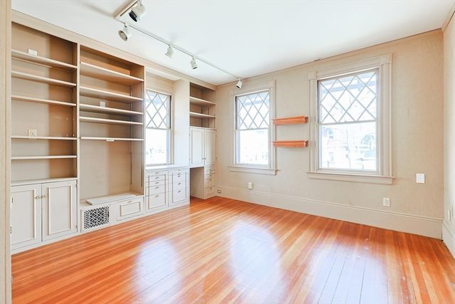 258 Walnut St, New Bedford, MA 02740