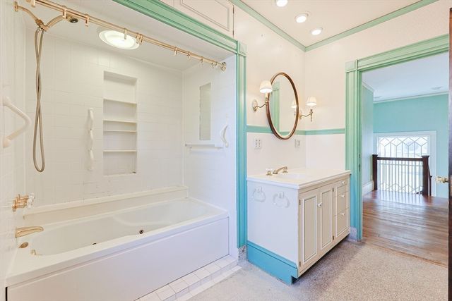 258 Walnut St, New Bedford, MA 02740