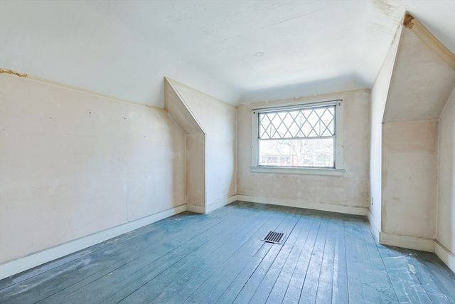 258 Walnut St, New Bedford, MA 02740