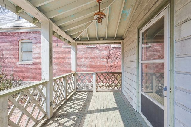 258 Walnut St, New Bedford, MA 02740