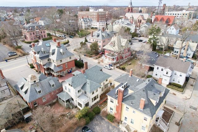 258 Walnut St, New Bedford, MA 02740