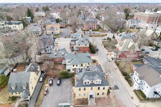 258 Walnut St, New Bedford, MA 02740