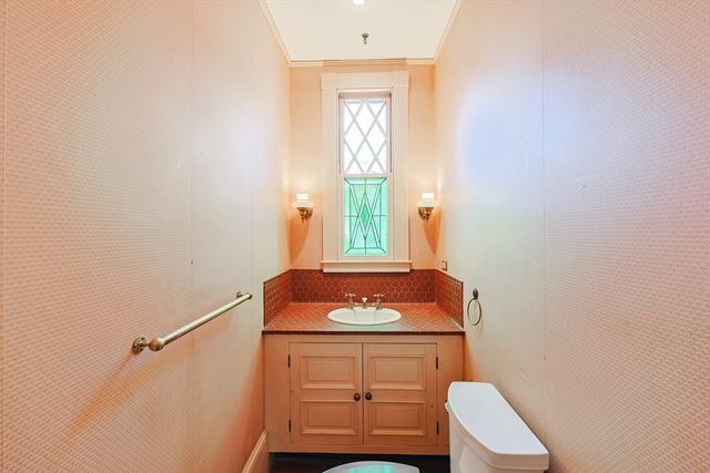 258 Walnut St, New Bedford, MA 02740