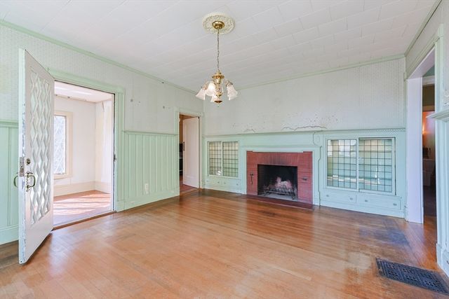 258 Walnut St, New Bedford, MA 02740