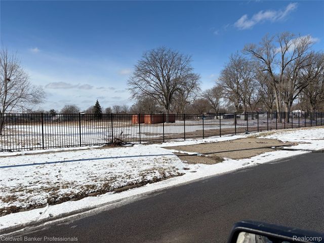 2701 Branch Road, Flint, MI 48506