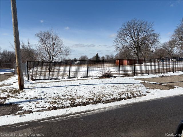 2701 Branch Road, Flint, MI 48506