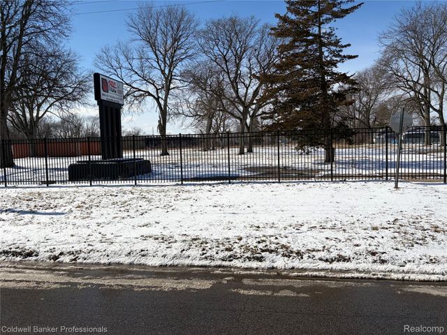 2701 Branch Road, Flint, MI 48506