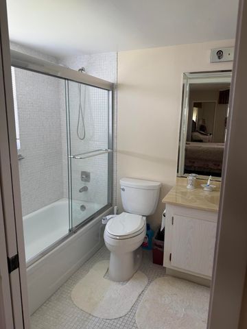 4037 Guildford C, Boca Raton, FL 33434