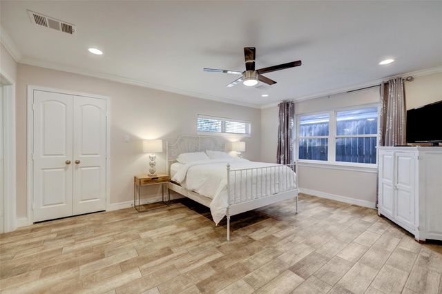 9007 Beverlyhill Street, Houston, TX 77063