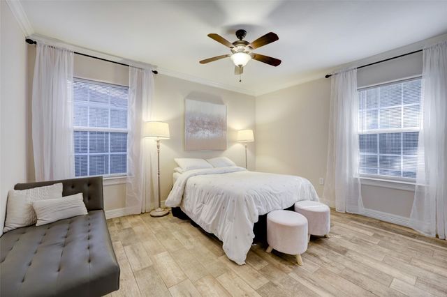 9007 Beverlyhill Street, Houston, TX 77063