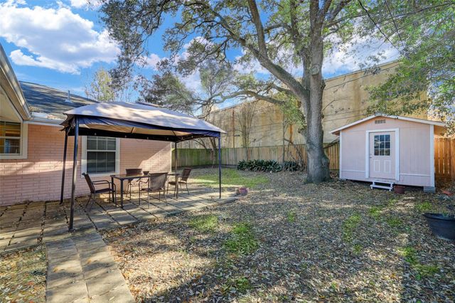 9007 Beverlyhill Street, Houston, TX 77063