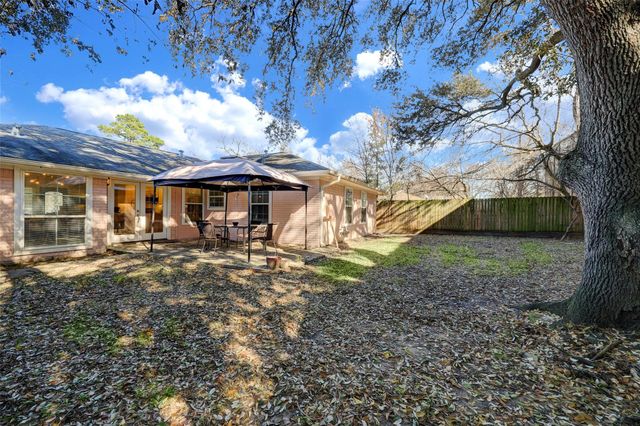 9007 Beverlyhill Street, Houston, TX 77063